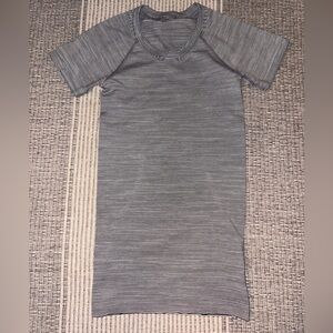 Lululemon swiftly tech short sleeve shirt